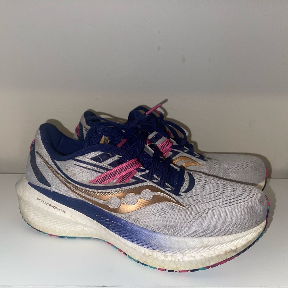 Size 8- Saucony Triumph Multicolor